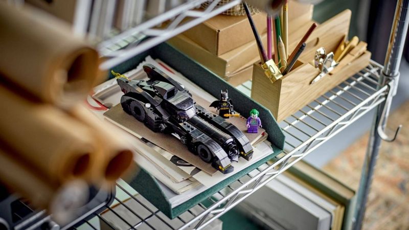 LEGO Batmobil: Pościg Batmana za Jokerem