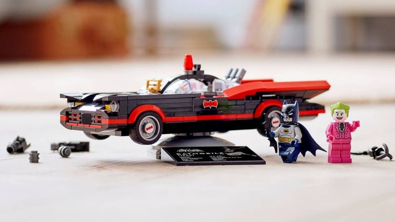 LEGO Klasyczny serial telewizyjny Batman - Batmobil