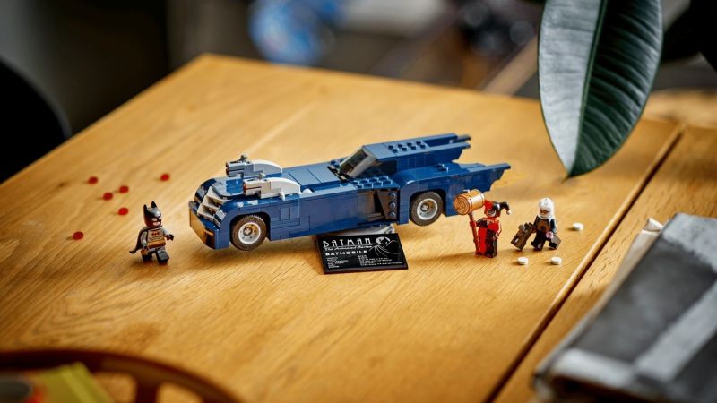 LEGO Batman z batmobilem kontra Harley Quinn i Mr. Freeze