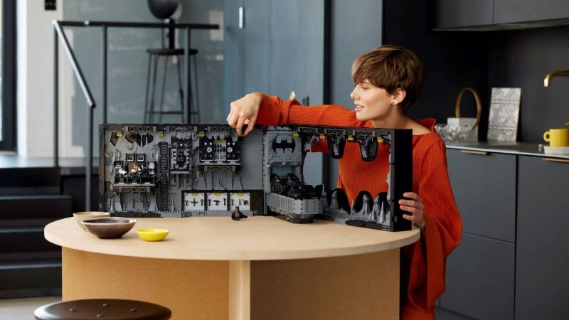 LEGO Batcave –  Shadow Box