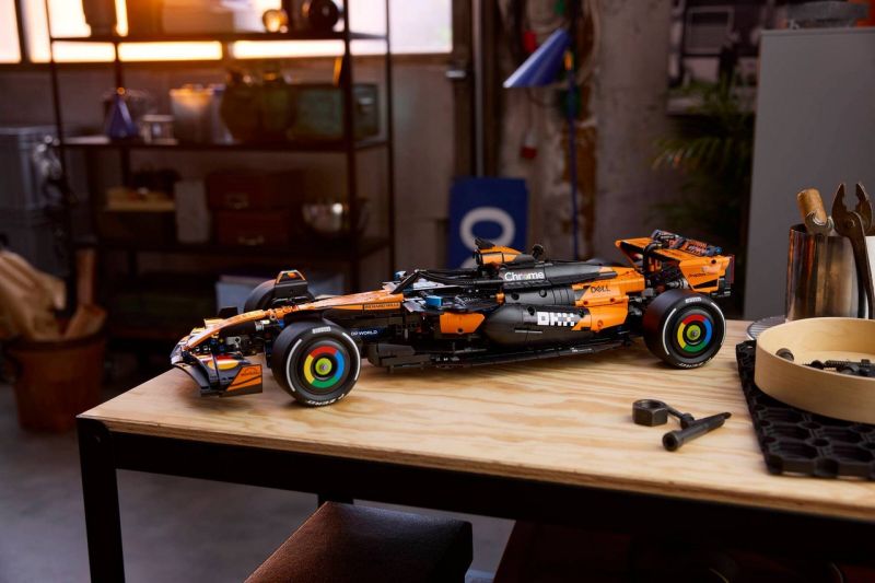 Bolid McLaren MCL39 F1 - najlepsze samochody LEGO